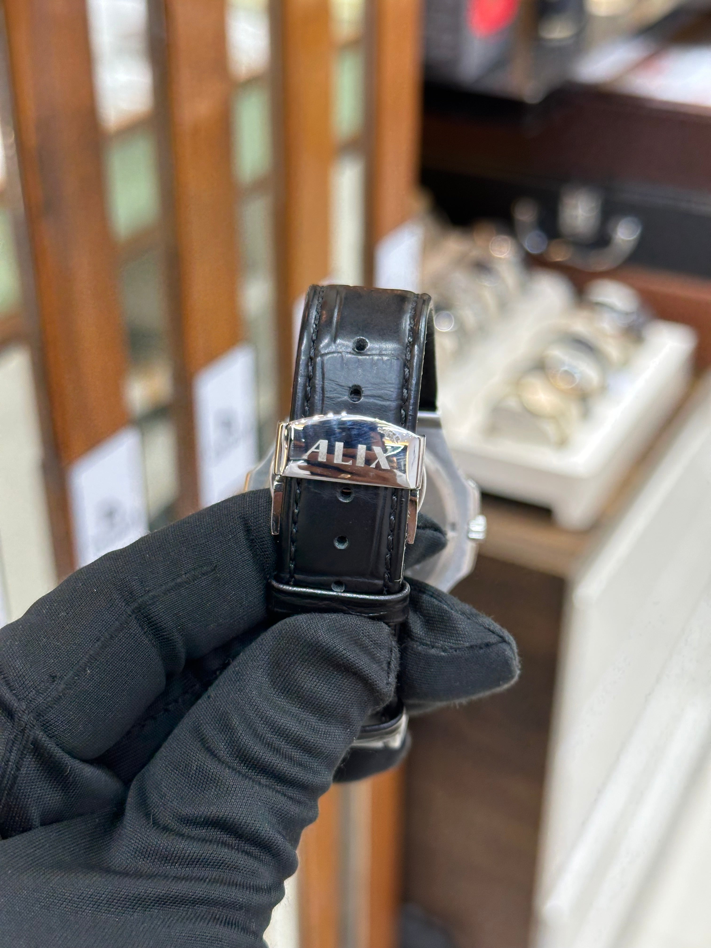 Alix leather